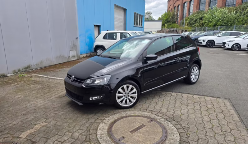 
								Volkswagen Polo full									