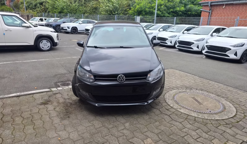 
								Volkswagen Polo full									