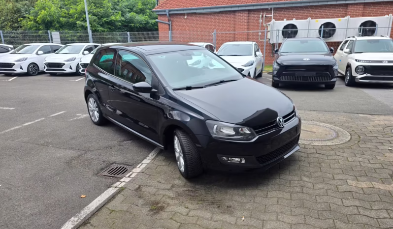 
								Volkswagen Polo full									