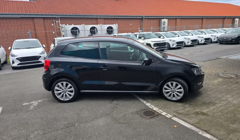 
								Volkswagen Polo full									