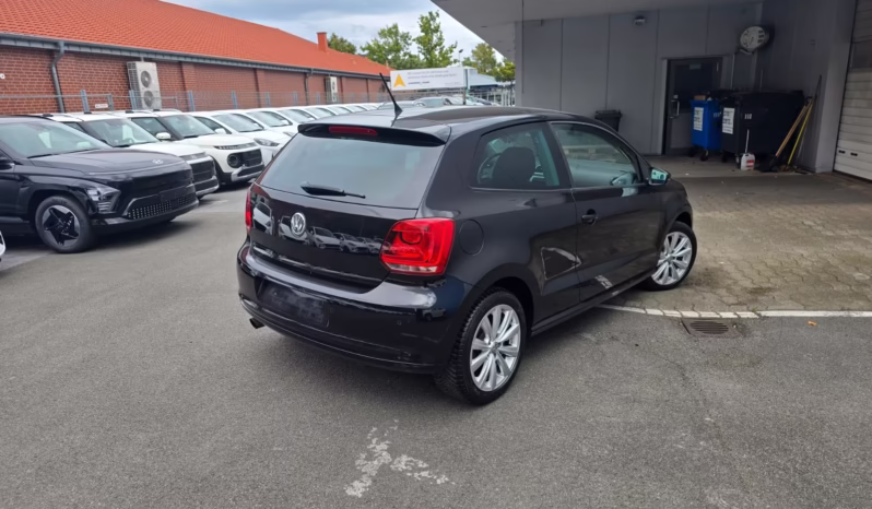 
								Volkswagen Polo full									