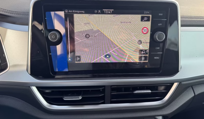 
								Volkswagen T-Roc full									