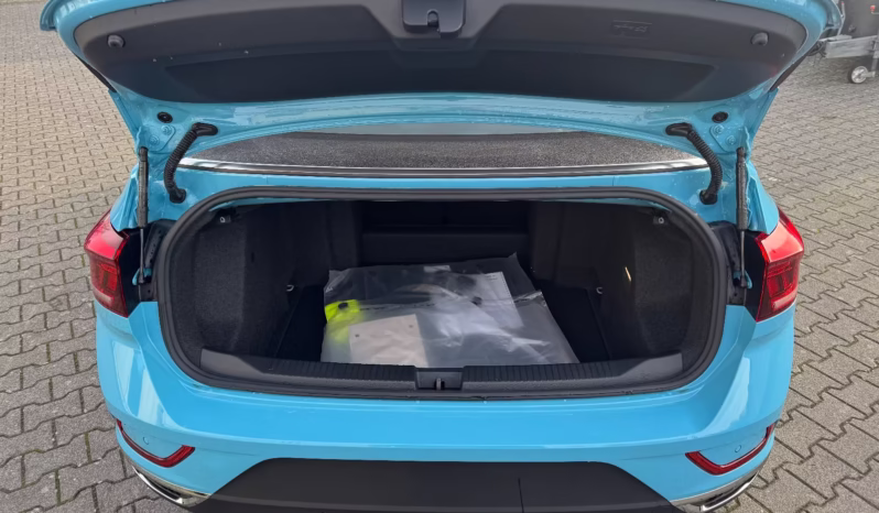 
								Volkswagen T-Roc full									