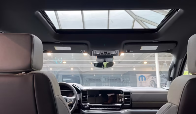 
								Chevrolet Silverado full									