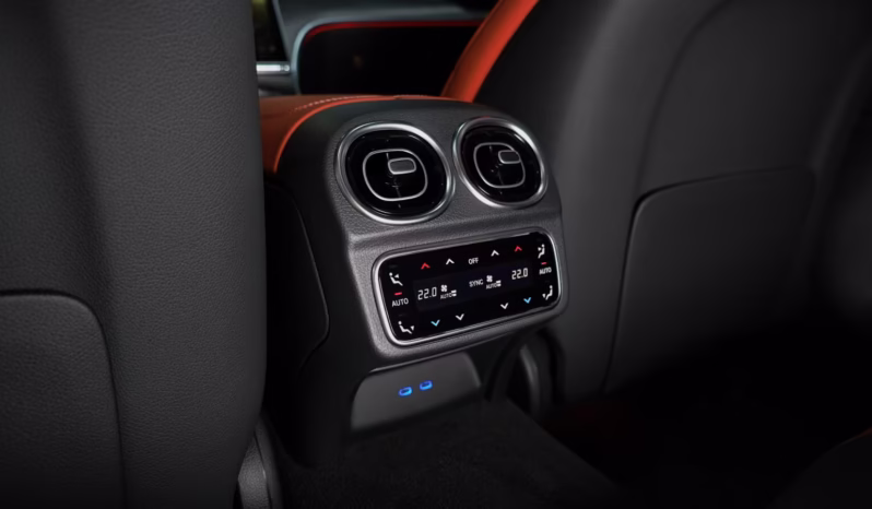 
								Mercedes-Benz C 180 full									