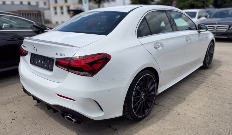 
								Mercedes-Benz A 35 AMG full									