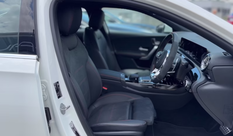 
								Mercedes-Benz A 35 AMG full									