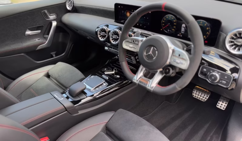 
								Mercedes-Benz A 35 AMG full									