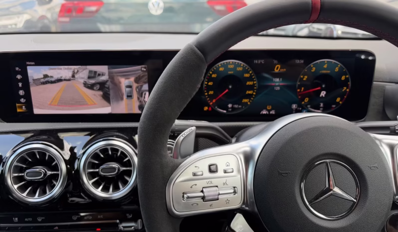 
								Mercedes-Benz A 35 AMG full									