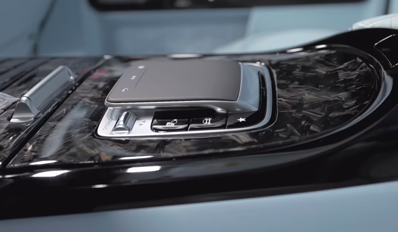 
								Mercedes-Benz G 63 AMG full									