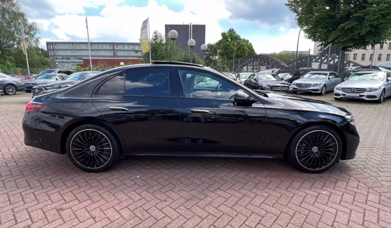 
								Mercedes-Benz E 200 full									