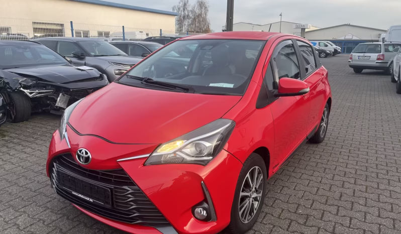 
								Toyota Yaris full									