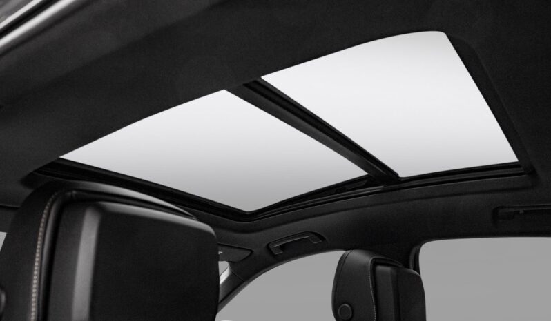 
								Audi e-tron Sportback full									