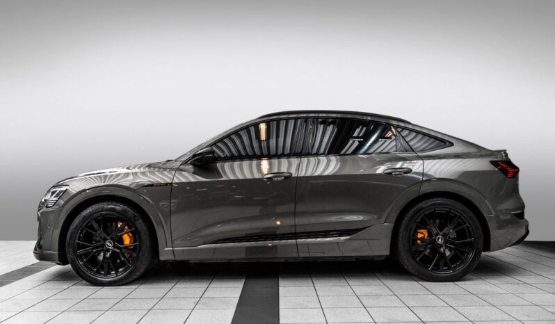 
								Audi e-tron Sportback full									