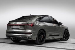 
										Audi e-tron Sportback full									