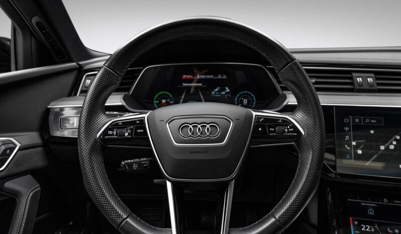 
								Audi e-tron Sportback full									